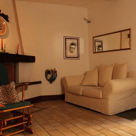 Ferienwohnung Trilocale Nel Centro Storico Montemerano Exterior foto