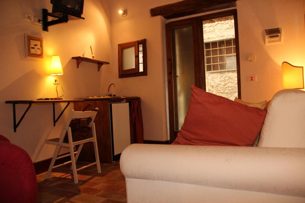 Ferienwohnung Trilocale Nel Centro Storico Montemerano Exterior foto