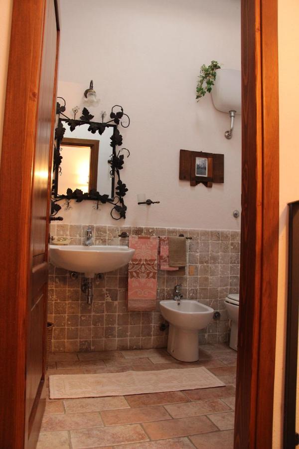 Ferienwohnung Trilocale Nel Centro Storico Montemerano Exterior foto